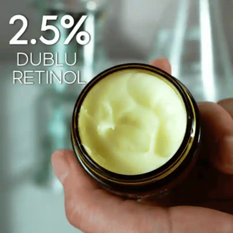 Crema Regală cu Retinol – Nu este un cosmetic, este un pașaport pentru tinerețe.